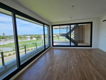 Venta y alquiler de departamento 4 ambientes con dependencia en duplex en Nordelta