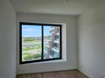 Venta y alquiler de departamento 4 ambientes con dependencia en duplex en Nordelta