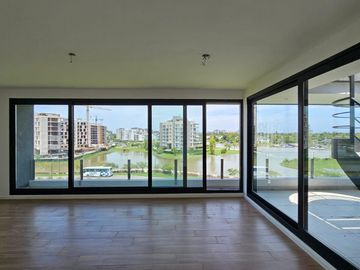 Venta y alquiler de departamento 4 ambientes con dependencia en duplex en Nordelta