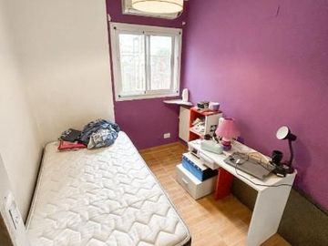 4 AMBIENTES / VENTA / FLORES CON PARRILLA PROPIA