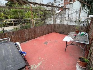 4 AMBIENTES / VENTA / FLORES CON PARRILLA PROPIA