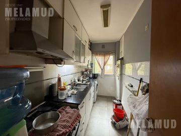 4 AMBIENTES / VENTA / FLORES CON PARRILLA PROPIA