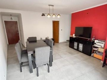 4 AMBIENTES / VENTA / FLORES CON PARRILLA PROPIA