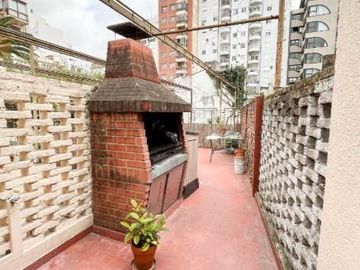 4 AMBIENTES / VENTA / FLORES CON PARRILLA PROPIA