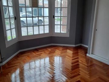 Casa en venta - 3 Dormitorios 2 Baños - 140Mts2 - Monte Grande