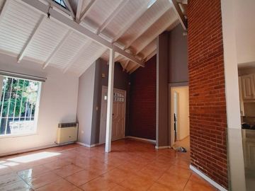 Casa en venta - 3 Dormitorios 2 Baños - 140Mts2 - Monte Grande