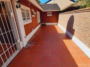 Casa en venta - 3 Dormitorios 2 Baños - 140Mts2 - Monte Grande