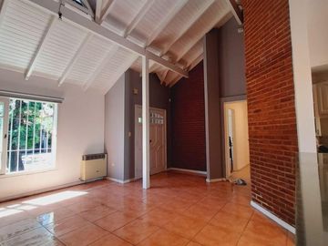 Casa en venta - 3 Dormitorios 2 Baños - 140Mts2 - Monte Grande