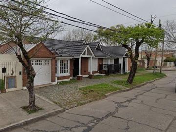 Casa en venta - 3 Dormitorios 2 Baños - 140Mts2 - Monte Grande