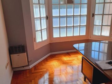 Casa en venta - 3 Dormitorios 2 Baños - 140Mts2 - Monte Grande