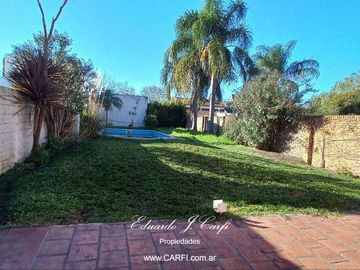 CASA EN VENTA 5 AMBIENTES - CASTELAR NORTE