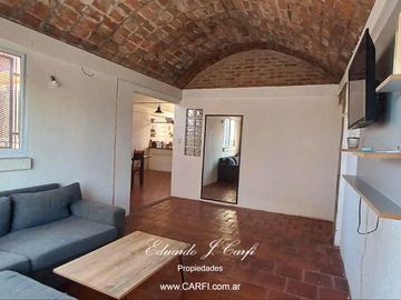 CASA EN VENTA 5 AMBIENTES - CASTELAR NORTE