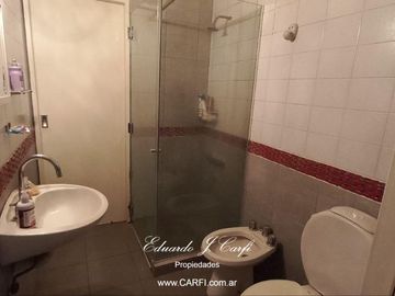 CASA EN VENTA 5 AMBIENTES - CASTELAR NORTE
