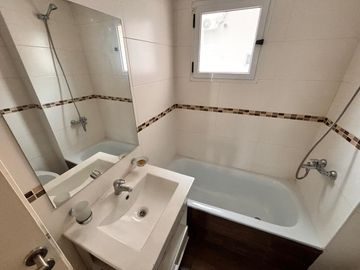 Oportunidad!! Departamento 2 Ambientes apto crédito - Flores Sur