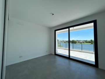 Casa en  venta a la laguna en Canton Golf ESPECTACULAR VISTA ABIERTA