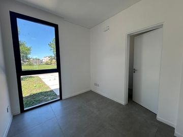 Casa en  venta a la laguna en Canton Golf ESPECTACULAR VISTA ABIERTA