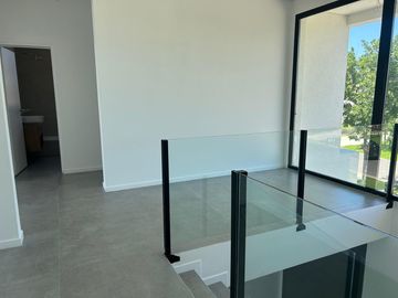 Casa en  venta a la laguna en Canton Golf ESPECTACULAR VISTA ABIERTA