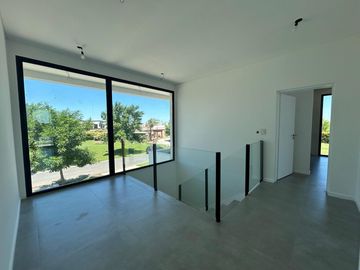 Casa en  venta a la laguna en Canton Golf ESPECTACULAR VISTA ABIERTA