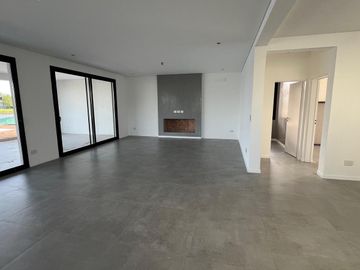 Casa en  venta a la laguna en Canton Golf ESPECTACULAR VISTA ABIERTA
