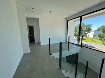 Casa en  venta a la laguna en Canton Golf ESPECTACULAR VISTA ABIERTA
