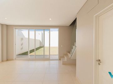 Triplex en venta Castelar, 4 ambientes a estrenar en condominio cerrado