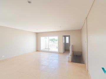 Triplex en venta Castelar, 4 ambientes a estrenar en condominio cerrado