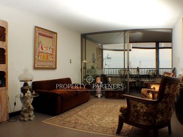 Se vende departamento en primera línea con vista al mar en la zona norte