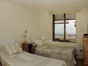 Se vende departamento en primera línea con vista al mar en la zona norte