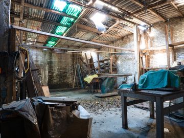 Casa estilo chalet con amplio lote  en Hurlingham