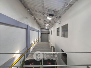 Bodega en venta, vía panamericana, sector la Florida. Villamaria.