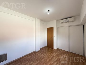 PH de 3 ambientes en venta con patio y cochera en Ramos Mejía