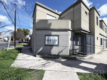 PH de 3 ambientes en venta con patio y cochera en Ramos Mejía