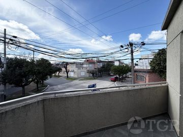 PH de 3 ambientes en venta con patio y cochera en Ramos Mejía