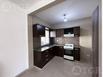 PH de 3 ambientes en venta con patio y cochera en Ramos Mejía