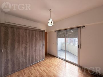 PH de 3 ambientes en venta con patio y cochera en Ramos Mejía