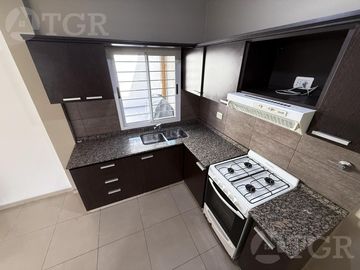 PH de 3 ambientes en venta con patio y cochera en Ramos Mejía