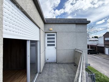 PH de 3 ambientes en venta con patio y cochera en Ramos Mejía