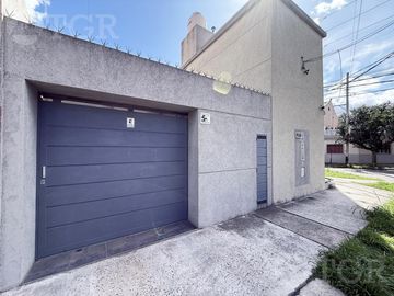 PH de 3 ambientes en venta con patio y cochera en Ramos Mejía