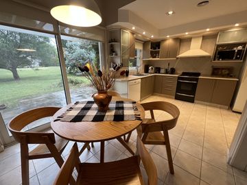 Country St Thomas Sur Canning