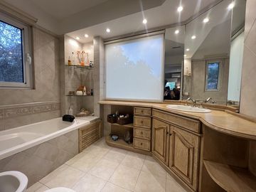 Country St Thomas Sur Canning