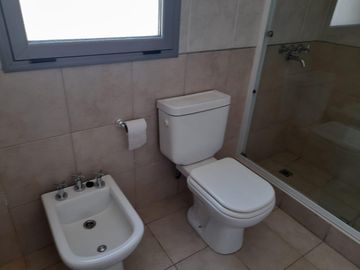 EXCELENTE DEPTO 2 DORM CERCA DEL CENTRO