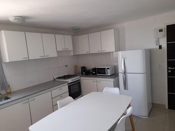 EXCELENTE DEPTO 2 DORM CERCA DEL CENTRO