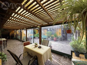 Casa en  venta de 5 ambientes terreno propio en Castelar