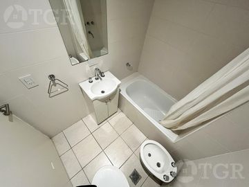 Venta amplio monoambiente con guardacoche incluido en Almagro