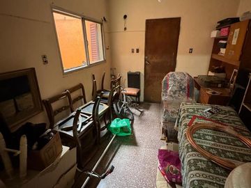 Venta Casa La Tablada Patio Terraza y Local Comercial