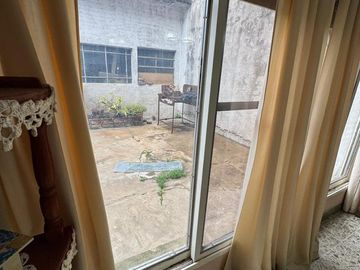 Venta Casa La Tablada Patio Terraza y Local Comercial