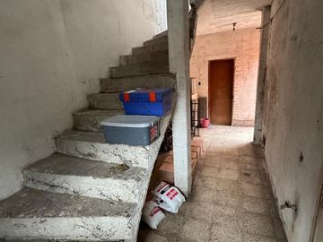 Venta Casa La Tablada Patio Terraza y Local Comercial