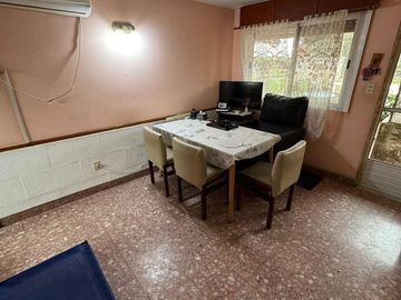 Venta Casa La Tablada Patio Terraza y Local Comercial