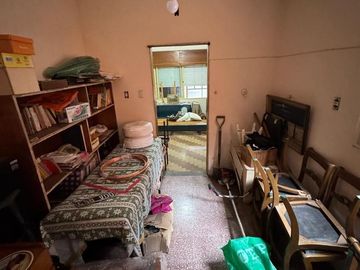 Venta Casa La Tablada Patio Terraza y Local Comercial