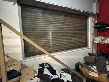 Venta Casa La Tablada Patio Terraza y Local Comercial